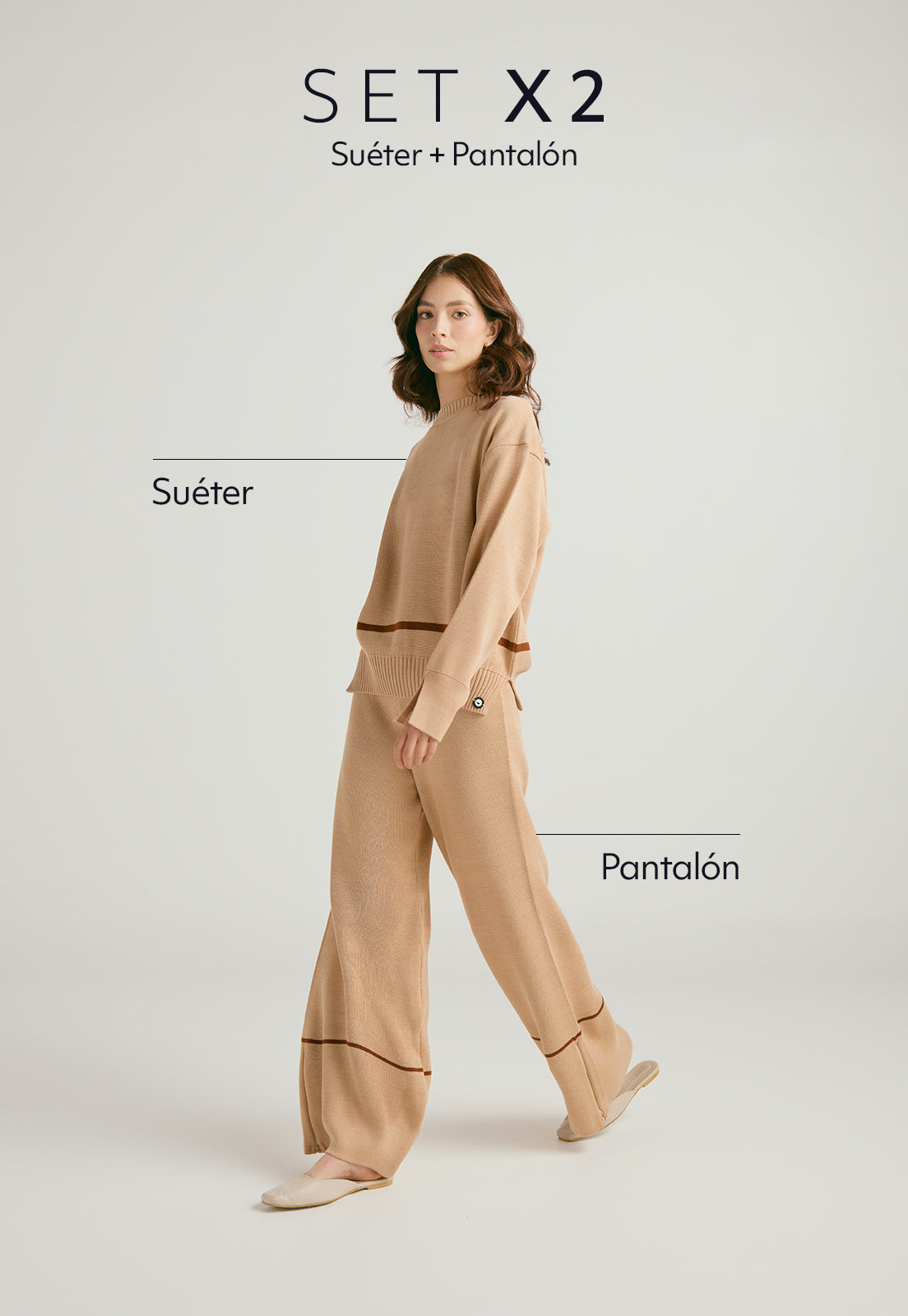 Set conjunto Suéter y Pantalón  Suéter Lauren de Giive, largo con cuello redondo, corte suelto y tejido en hilo suave.  y Pantalón tejido para mujer, corte tiro medio con bota campana sutil y cremallera invisible.
